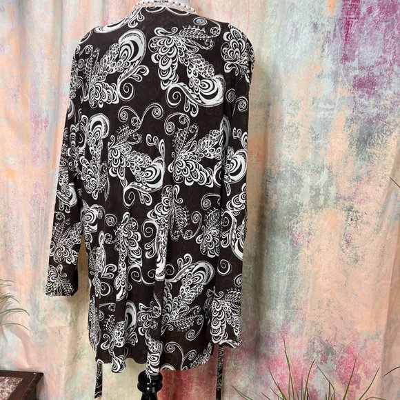 πChaus Sleeveless Top and Long Sleeves Cardigan / Jacket - Picture 2 of 15